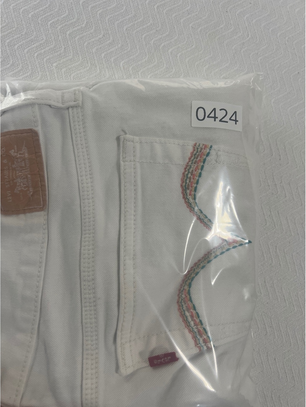 Levi's White Capri Jeans Size 14 - Picture 6 of 6
